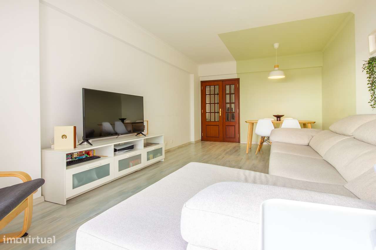 Santa Marta do Pinhal/Corroios-Apartamento de 3 assoalhadas-remodelado-5