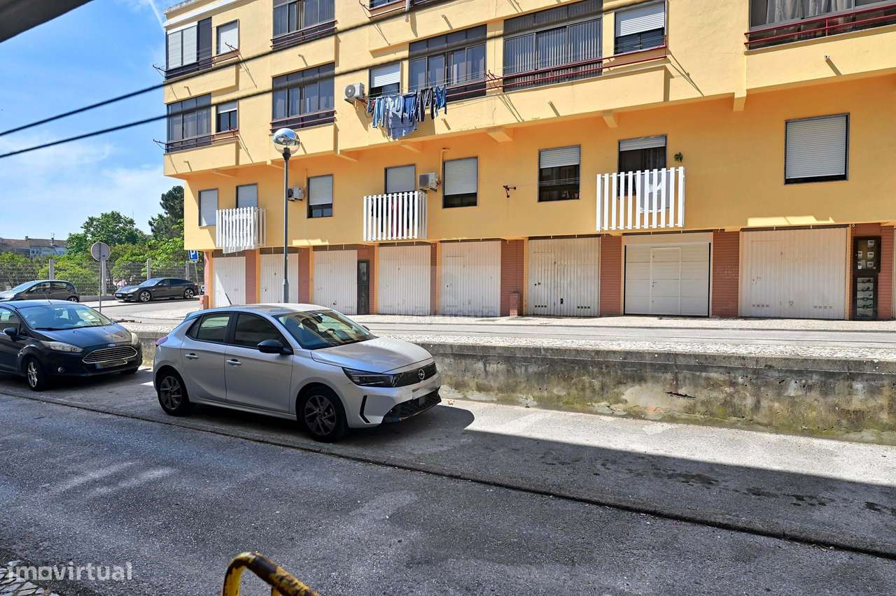 Apartamento T2 | Central | Baixa da Banheira-17