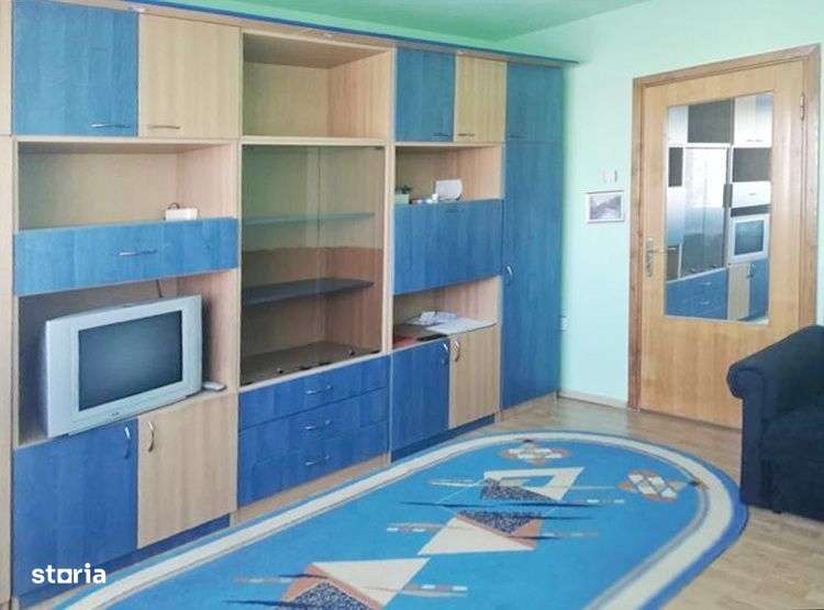 Vanzare Camera Tractorul - Imagine principală: 1/9