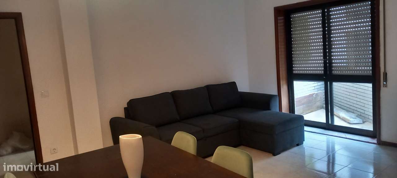 Quarto individual em apartamento T2 - uma estudante - Grande imagem: 5/10