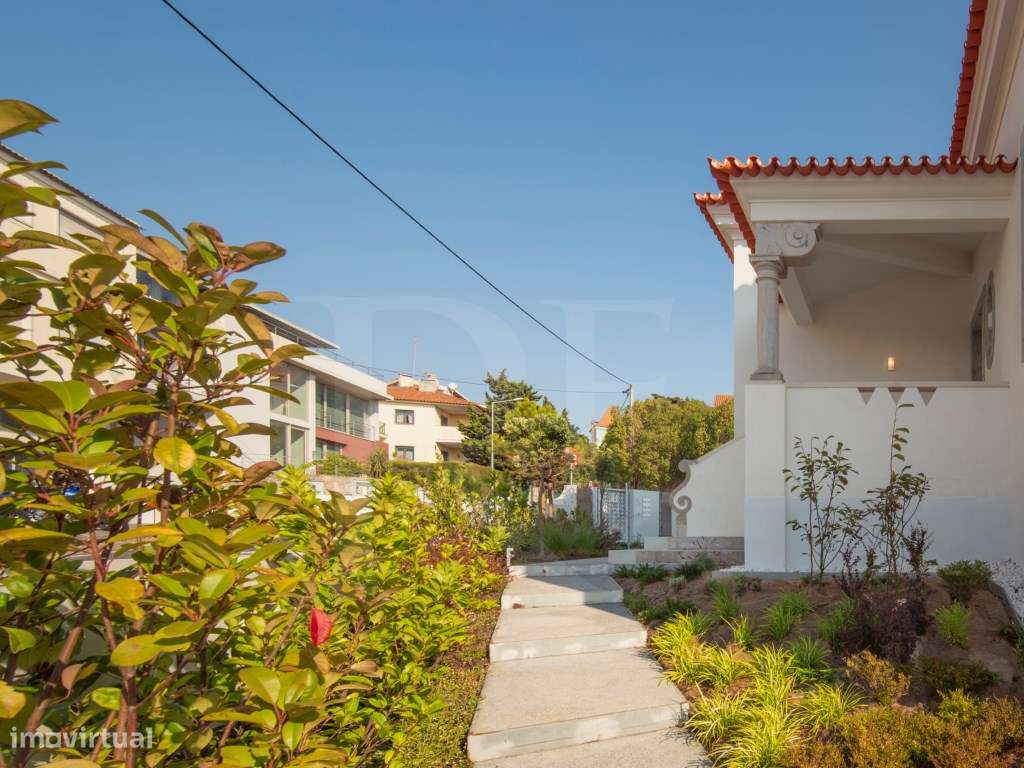 Moradia T3+1 Frente mar no Estoril, com 3 lugares de garagem e piscina-22