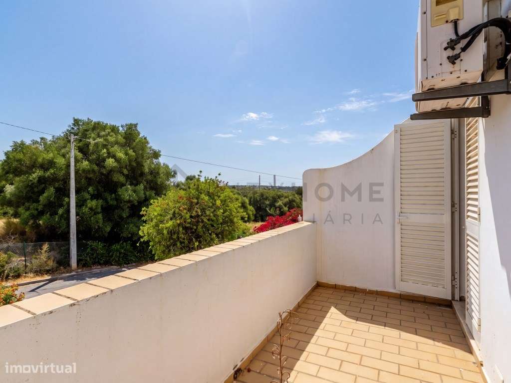 Moradia Duplex tipo T2 com Jardim e Piscina em Condomínio Privado-22