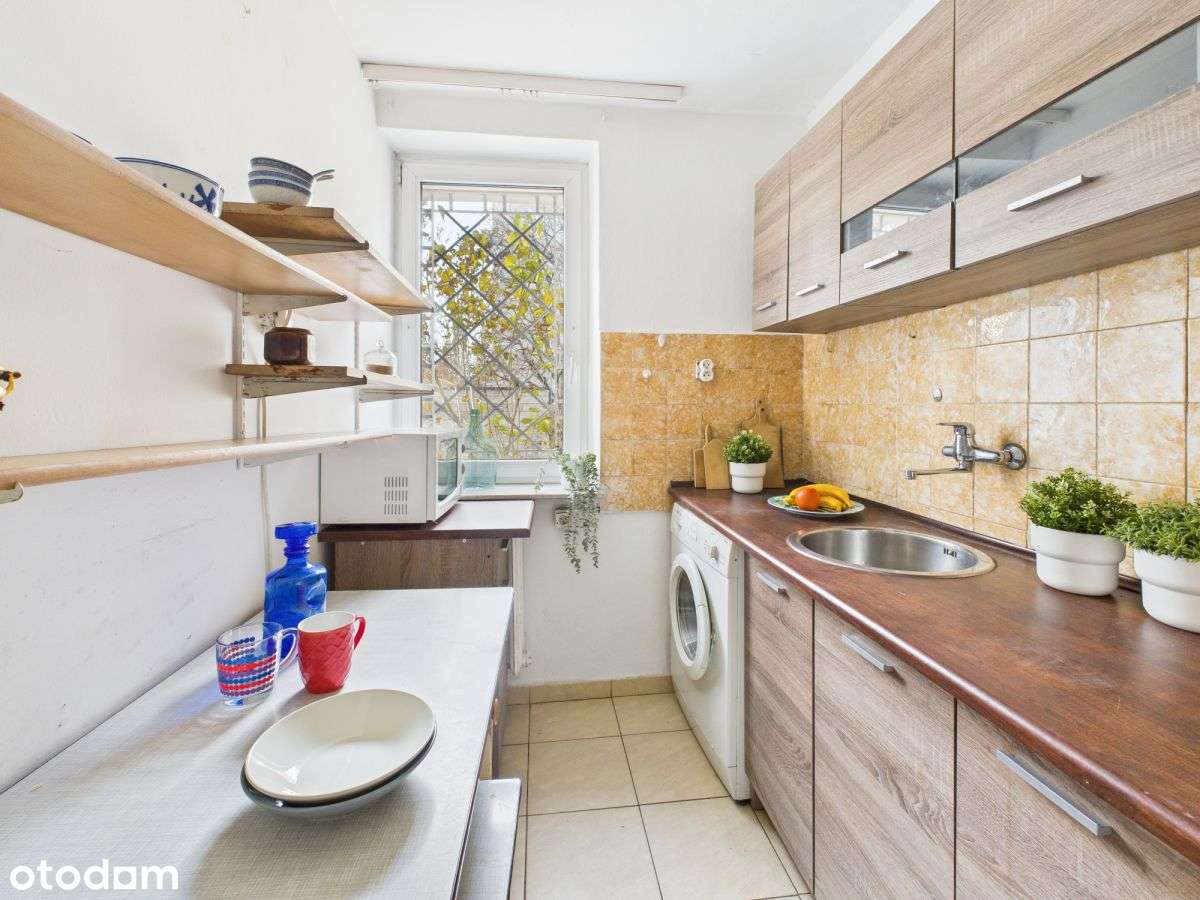 Jasne kompaktowe mieszkanie z widną kuchnią-5