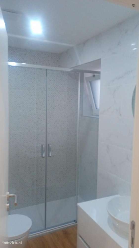 Quarto - localizado em Penha de França Lisbon - Grande imagem: 3/22