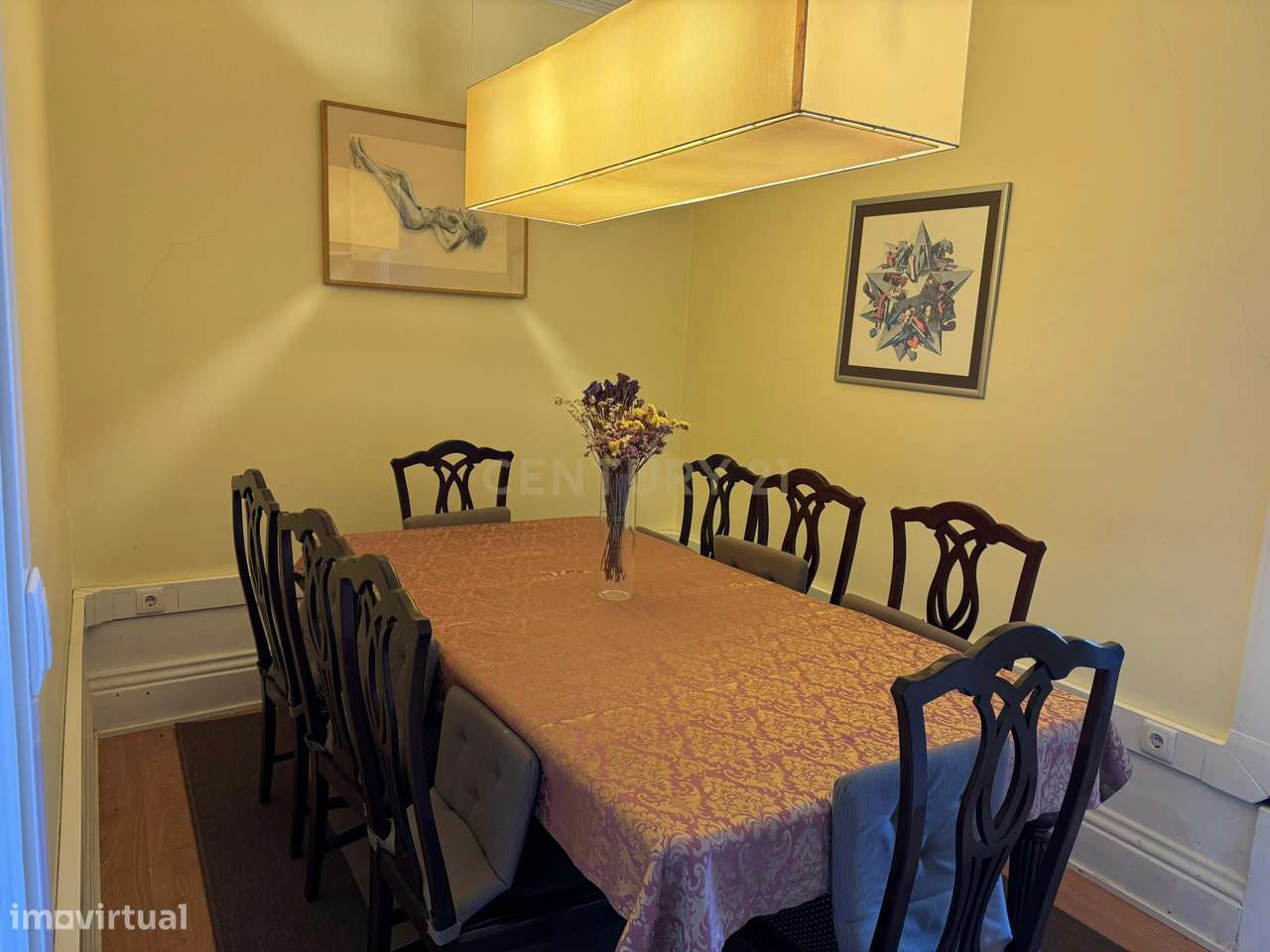 Prédio de Charme na Praça da República – Centro do Porto-6