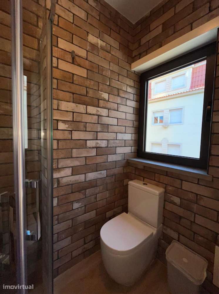 Quarto - localizado em Benfica Lisbon - Grande imagem: 5/15