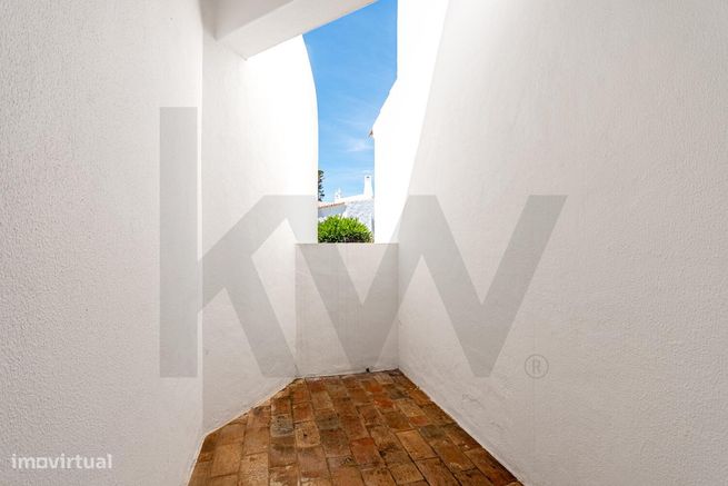 APARTAMENTO T2 em CONDOMÍNIO PRIVADO c/ PISCINAS & TÉNIS - CARVOEIRO --19