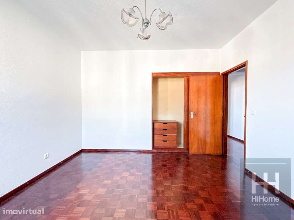 Apartamento T3 com garagem, centro Funchal, vista mar, serra e cidade.-13