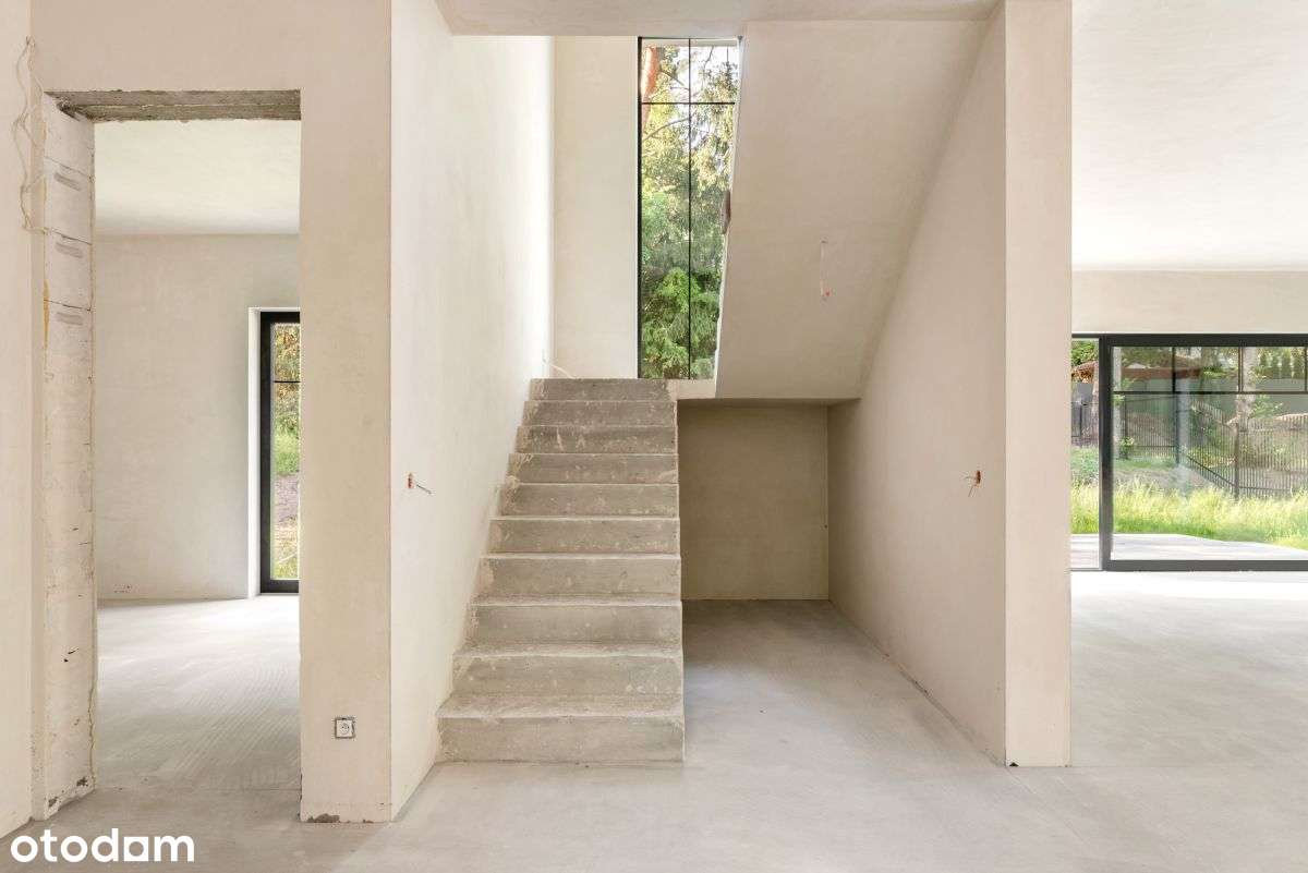 Elegancka willa w sercu sosnowego lasu-12