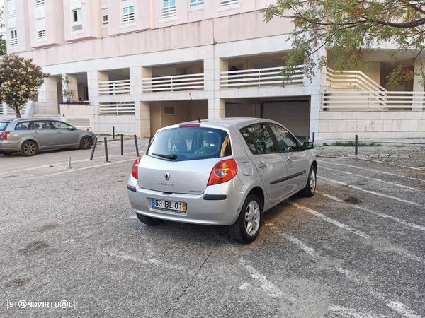 Renault Clio 1.2 16V 75 Collection - 13