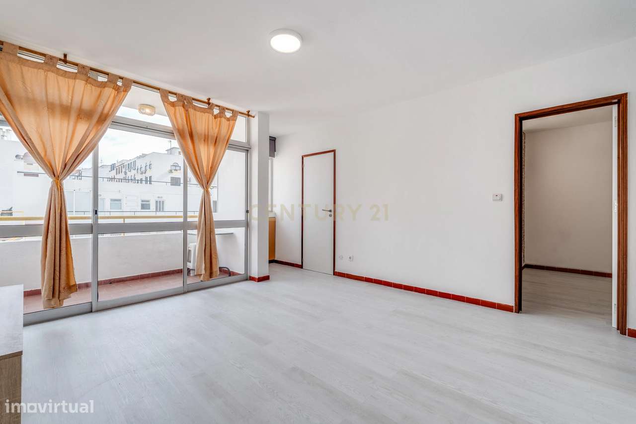 Apartamento T1 +1 em Quarteira-14