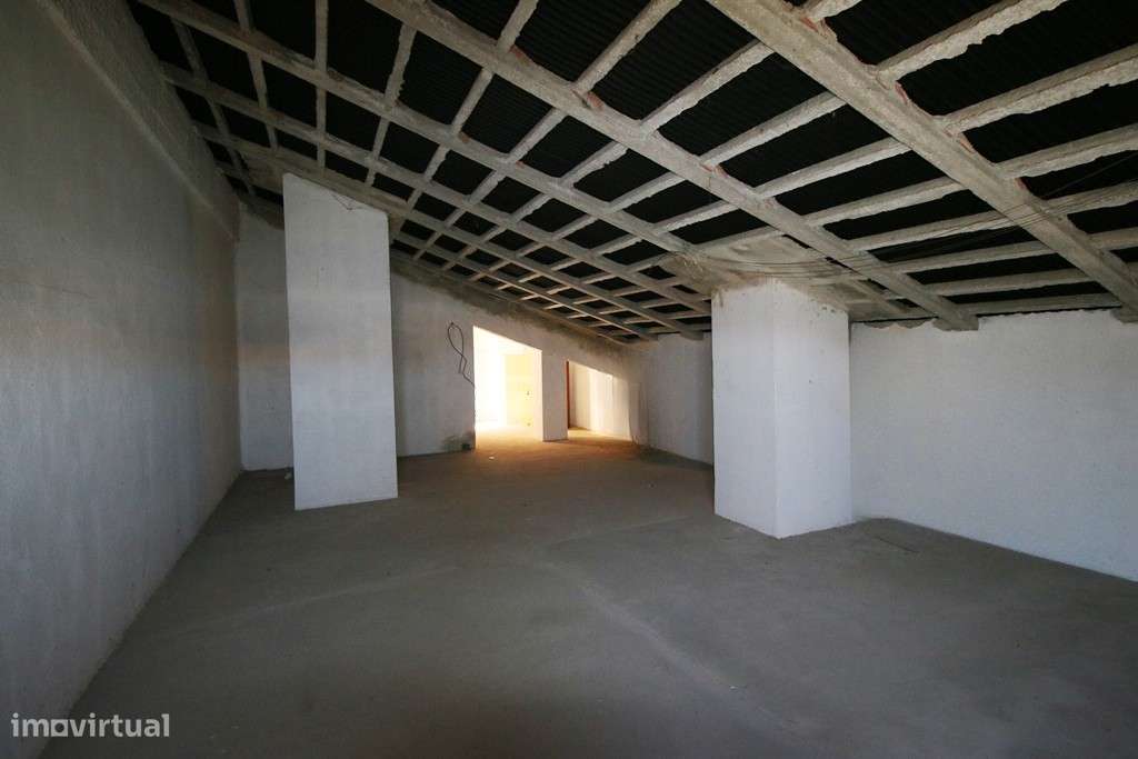Espaçoso Apartamento T2 em Marvila com Estacionamento e Arrecadação-8