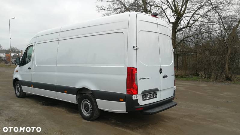 Mercedes-Benz Sprinter - 5