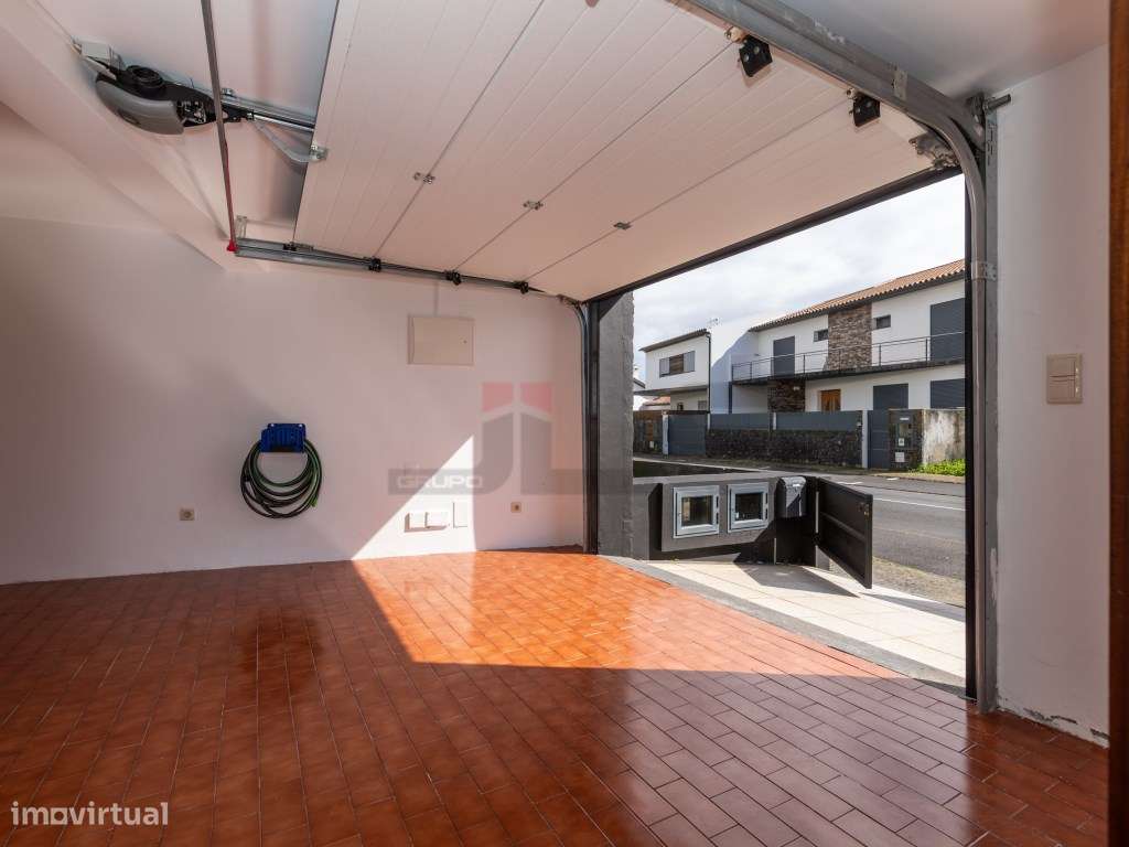 Moradia T4+1 com Dupla Cozinha e Vista Mar - Potencial de Investime...-41