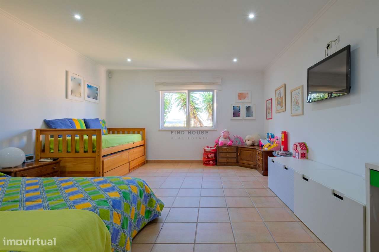 Moradia Isolada T4 com piscina, campo de ténis e logradouro em Cachoei-46