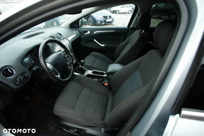 Ford Mondeo 2.5 Titanium X - 20