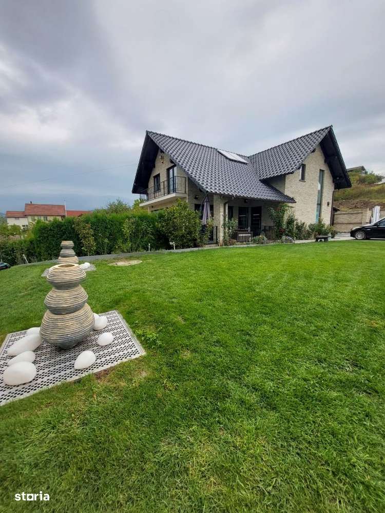 Casa D+P+M, Pensiunea Morariu + 1050 mp teren - Imagine principală: 3/20