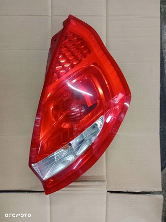 prawa lampa tył ford fiesta mk7 2010 r - 1