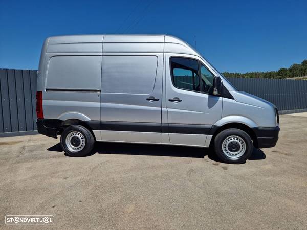 VW Crafter 2.0 TDI L1H2 IVA DEDUTIVEL - 4