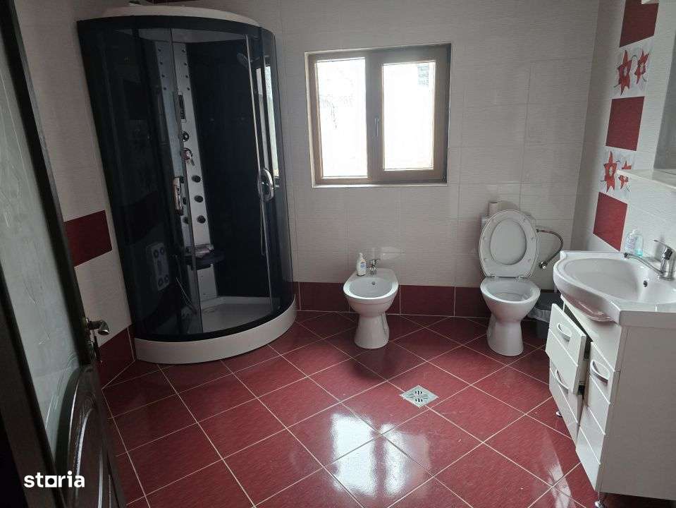 Casa in zona linistita Targul Neamt-4