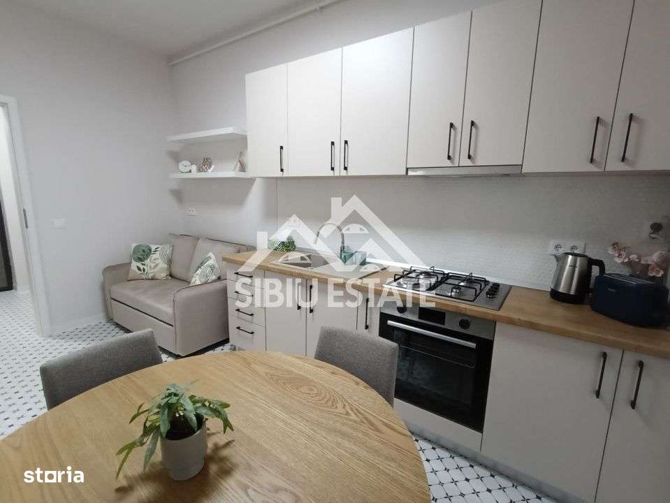 Studio mobilat utilat de vânzare în Șelimbăr cu parcare și boxă - Imagine principală: 4/8