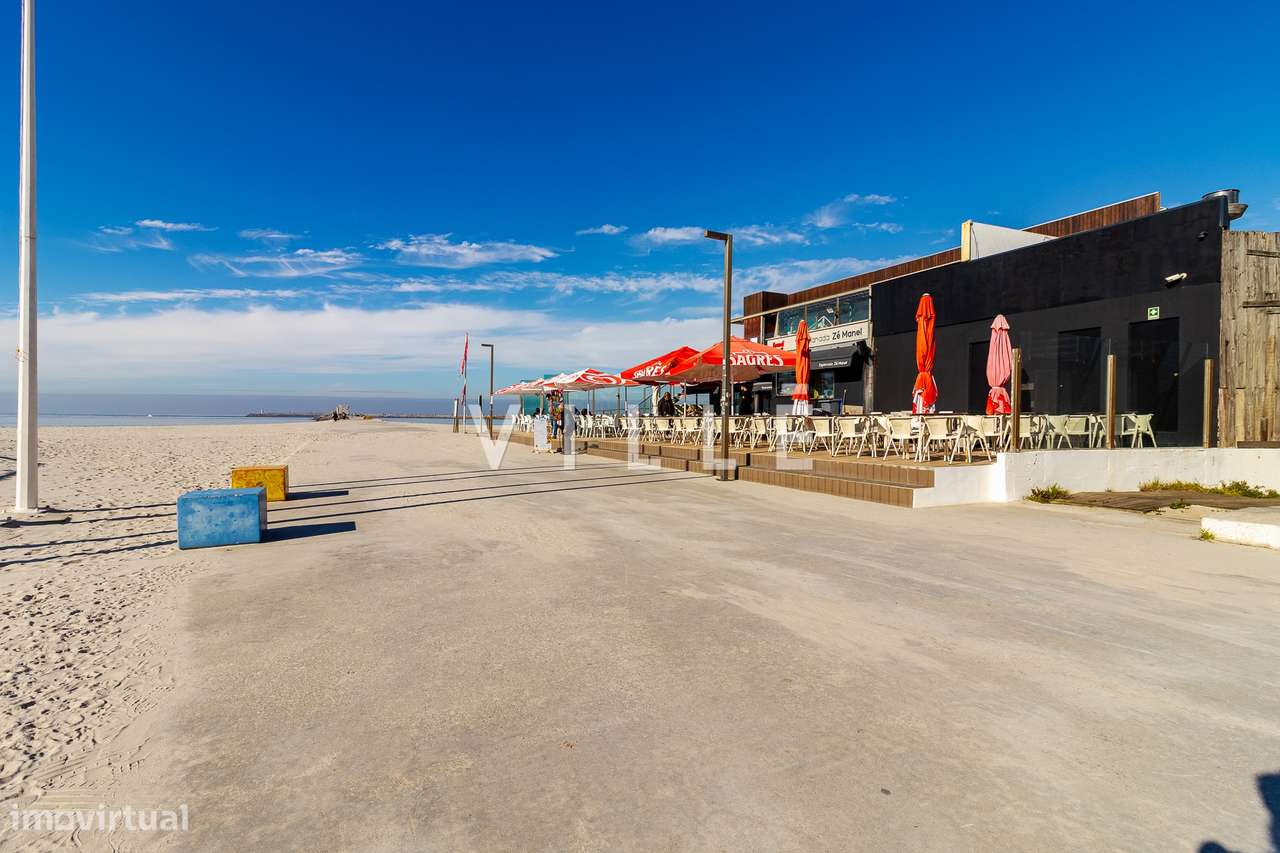 Restaurante Bar icónico na Praia da Barra - Grande imagem: 4/60