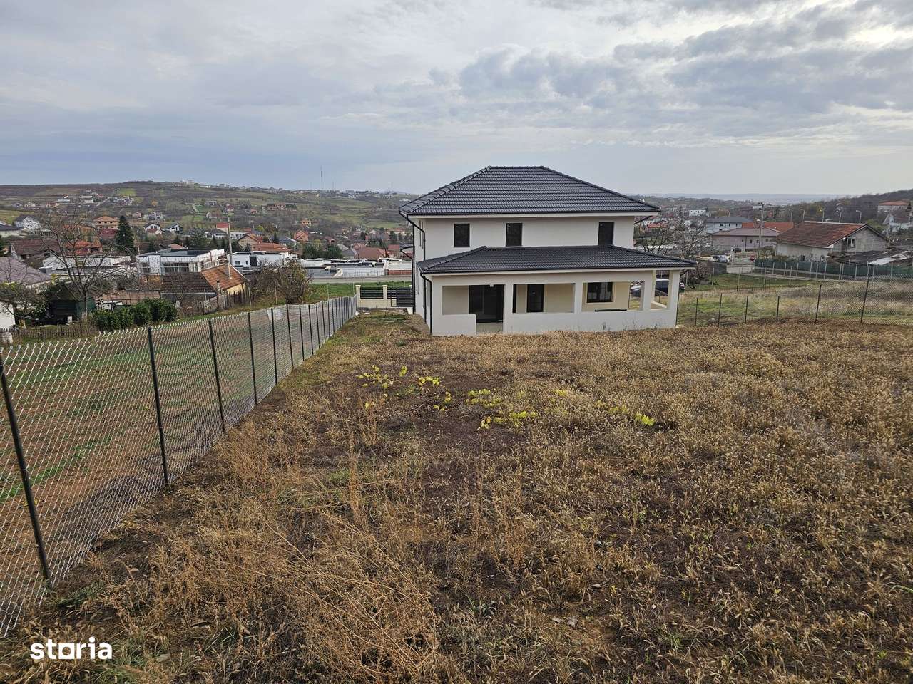 Casa de vanzare - Imagine principală: 5/12