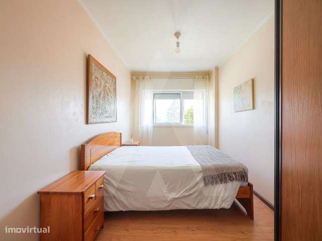 Apartamento T1+1 com arrumos e lugar de garagem em Mafamude!-3