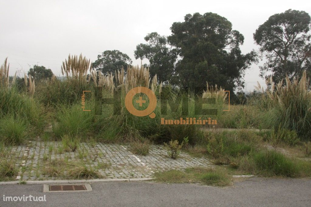 Lotes com projeto aprovado p/ construção em altura, centro de Custóias