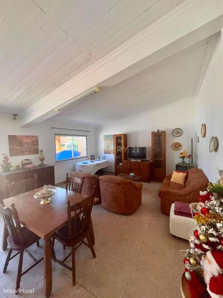 Moradia T2+2 Térrea com Piscina, Anexo de 50 m² e Lote de 1.690 m²-26