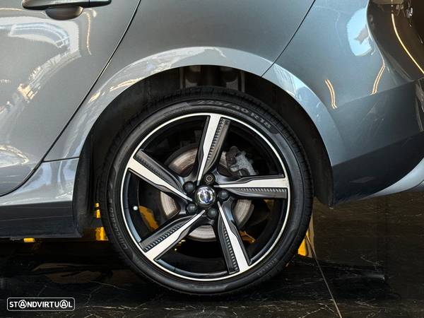 Volvo V40 2.0 D2 R-Design - 33