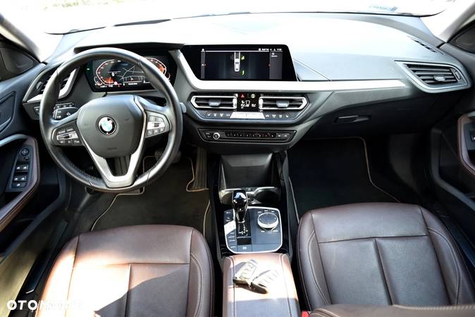 BMW Seria 2 218i Luxury Line - 28