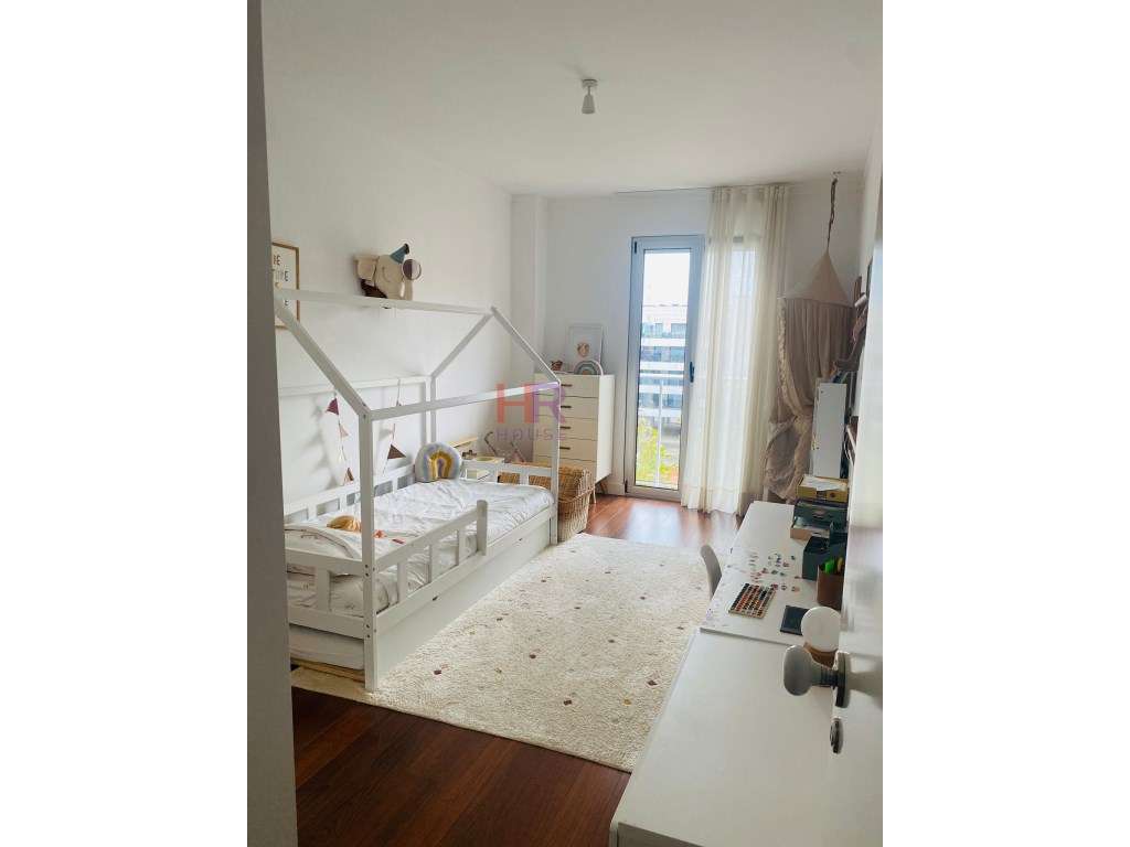 Apartamento T3 em Condomínio Fechado com Garagem e Jardim em Santo ...-13