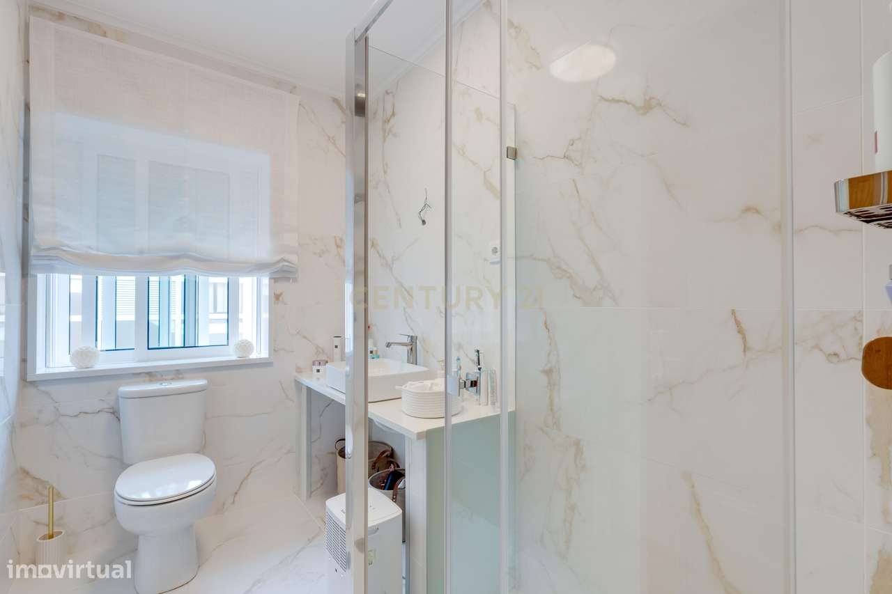 T2+2 Duplex c/ Sótão amplo (248m²) | S. Félix Marinha-11