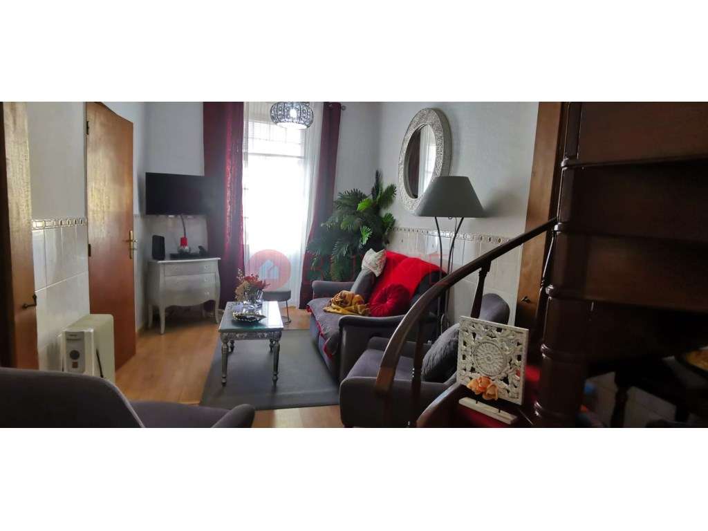 Moradia T4 no Centro Histórico de Loulé com Rooftop e Potencial Tur... - Grande imagem: 5/24