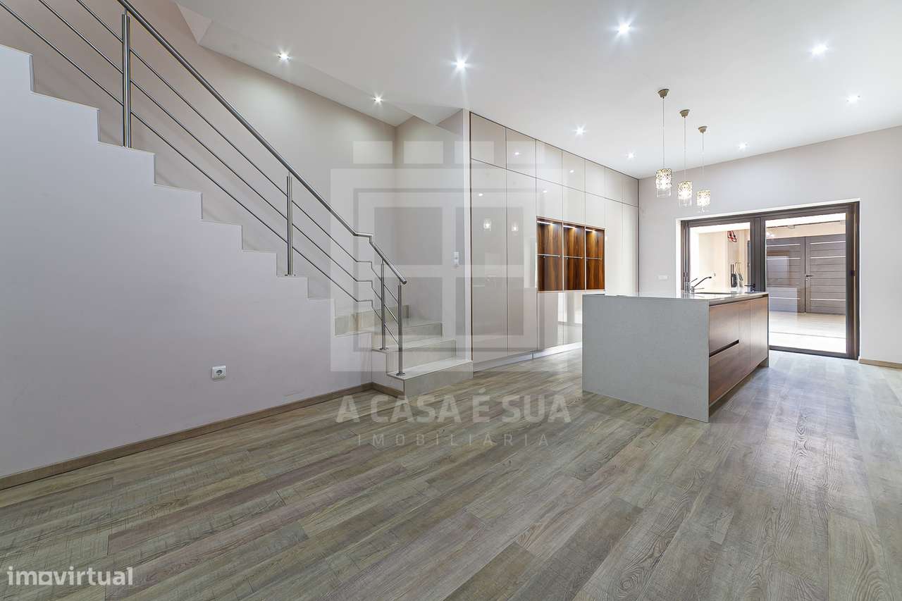 Moradia T3 Renovada no Centro de Ovar - Grande imagem: 5/34