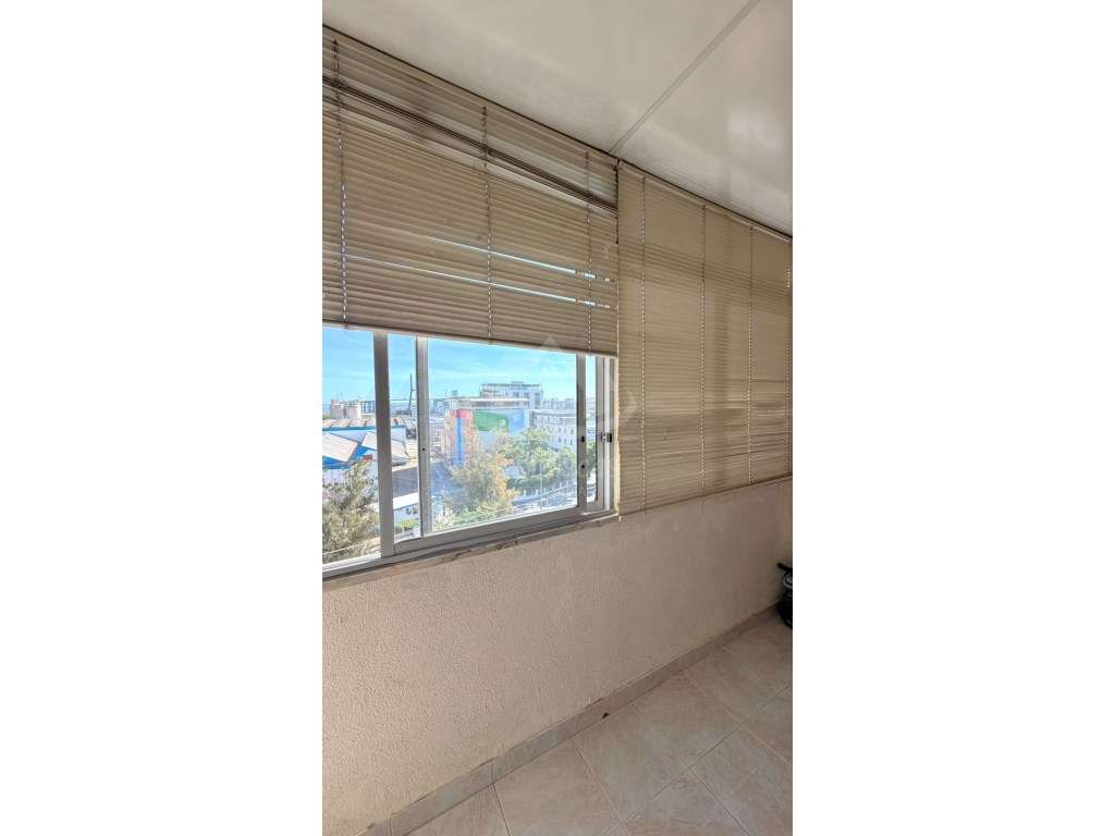 Apartamento T3 em Sacavém-13