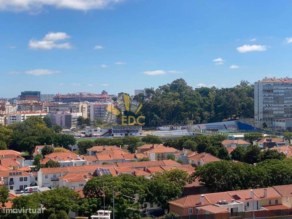 Apartamento T2 Totalmente Remodelado | Localizado na Damaia de Baix...-8