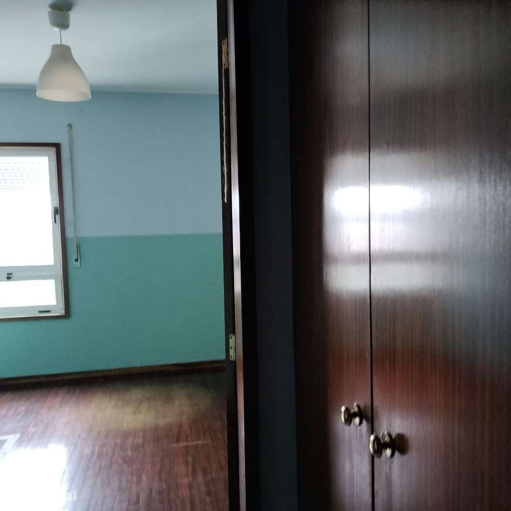 Apartamento T2 com lugar garagem e arrumo, remodelação incluída - Grande imagem: 5/11