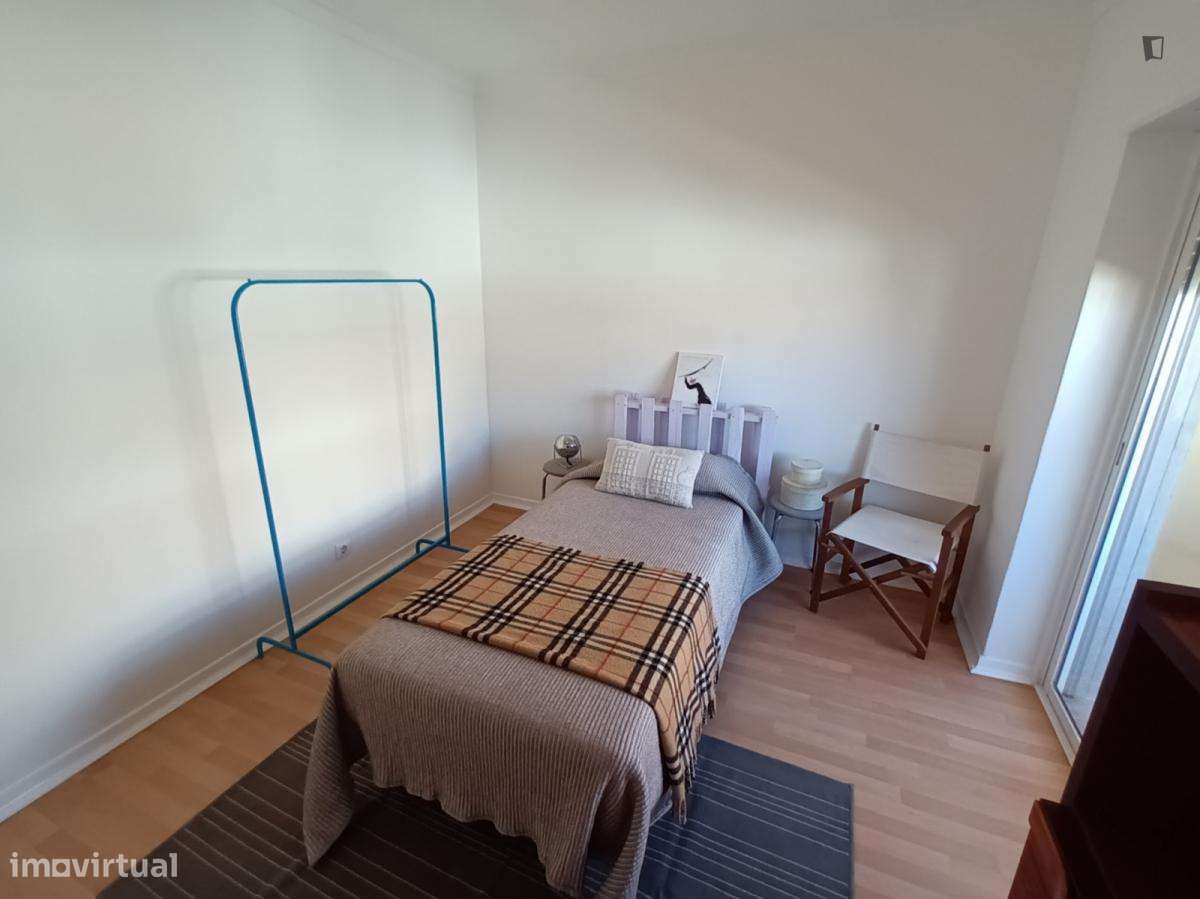 Quarto - localizado em Lisbon - Grande imagem: 5/6