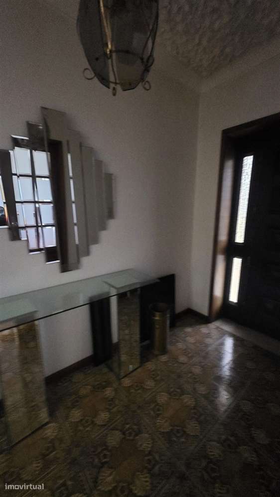 Moradia T3, de 4 frentes, em Arcozelo - Oportunidade Única!-17