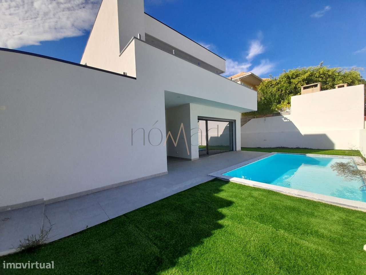Fantástica moradia localizada no bairro de Valadares, Seixal-13