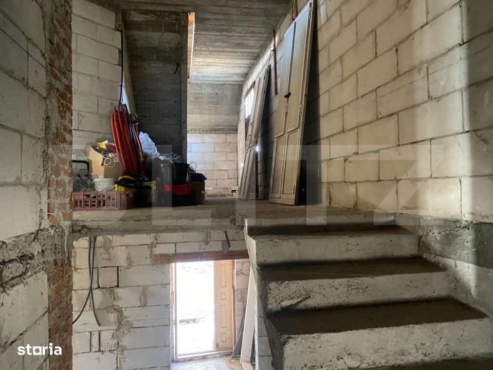 Casa individuala la rosu, 6 camere, 550 mp, 600 mp de teren, zona Patr - Imagine principală: 5/5