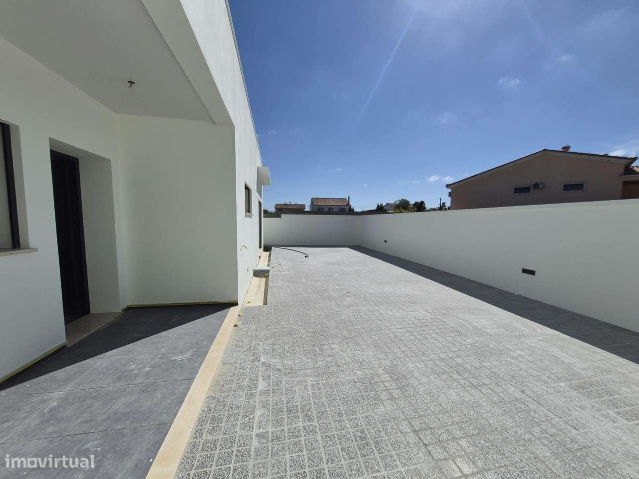 Moradia T3, térrea, geminada c/garagem e logradouros,  Fração: "A"-22