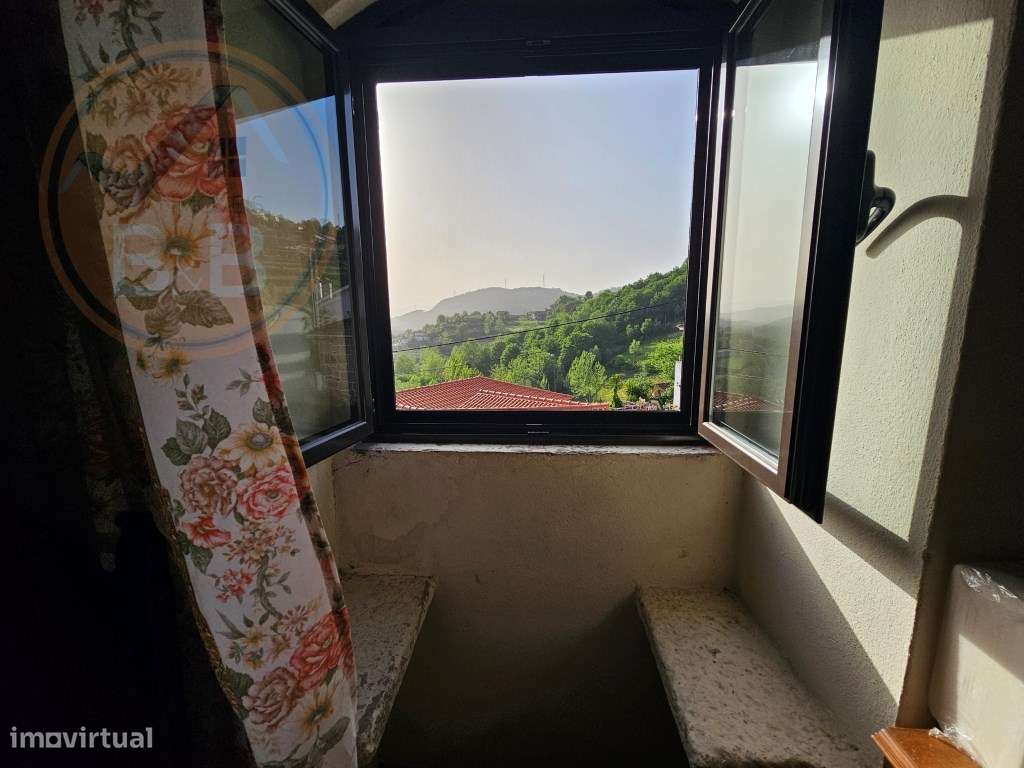 Moradia T4, em pedra, com terreno de 2.366 m² e Espigueiro datado d...-18
