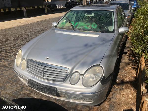 Dezmembrez Mercedes Benz E240 W211 2006 argintiu gri - 5