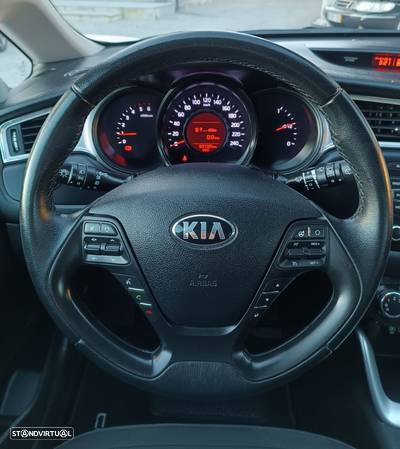 Kia Ceed SW 1.4 CRDi More Edition - 10