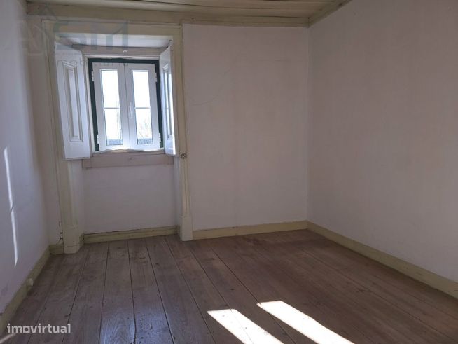 Vila Nova da Barquinha - Moradia T4 Duplex com quintal junto ao rio-11