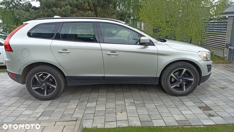 Volvo XC 60 2.4D AWD Kinetic - 2