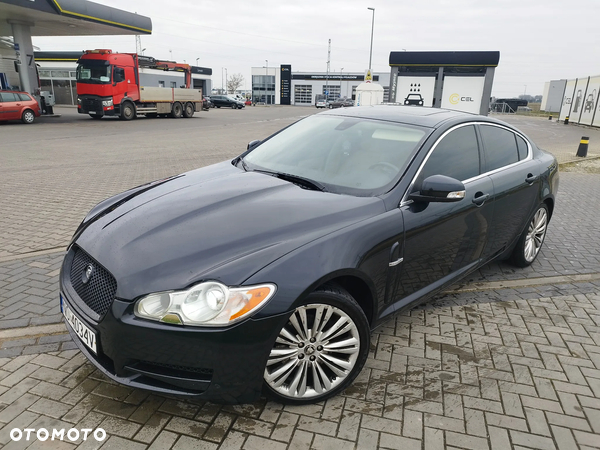 Jaguar XF 4.2 V8 Premium Luxury - 4